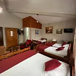 Emiliano Castle Of Guest house Kruje