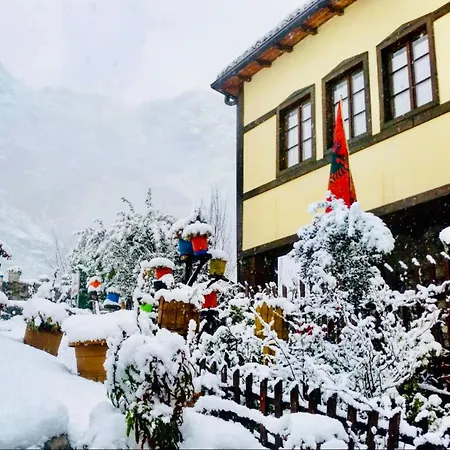 Pensión Emiliano Castle Of Krujë