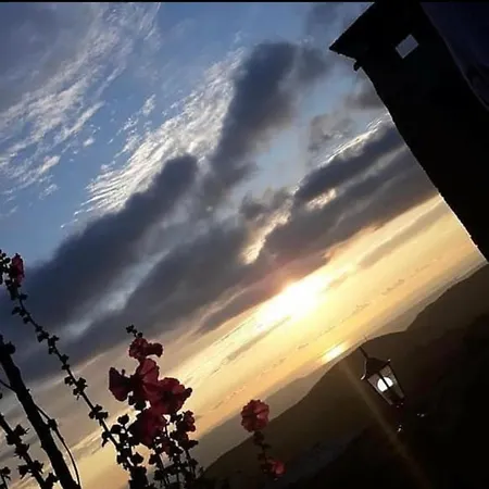 Pensión Emiliano Castle Of