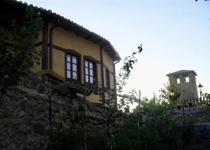 Emiliano Castle Of Pensión